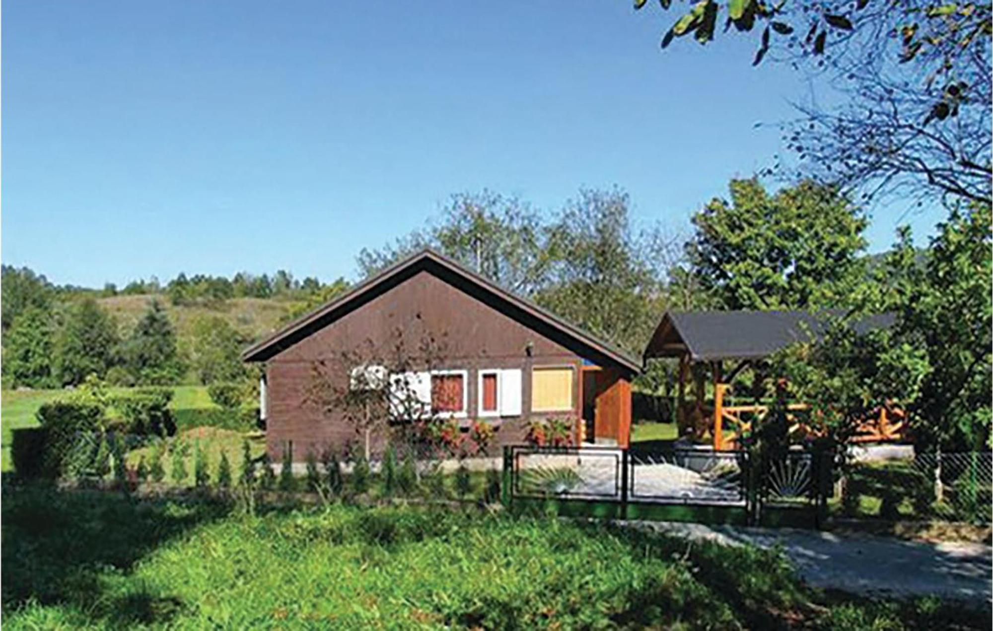 2 Bedroom Cozy Home In Bosiljevo ภายนอก รูปภาพ