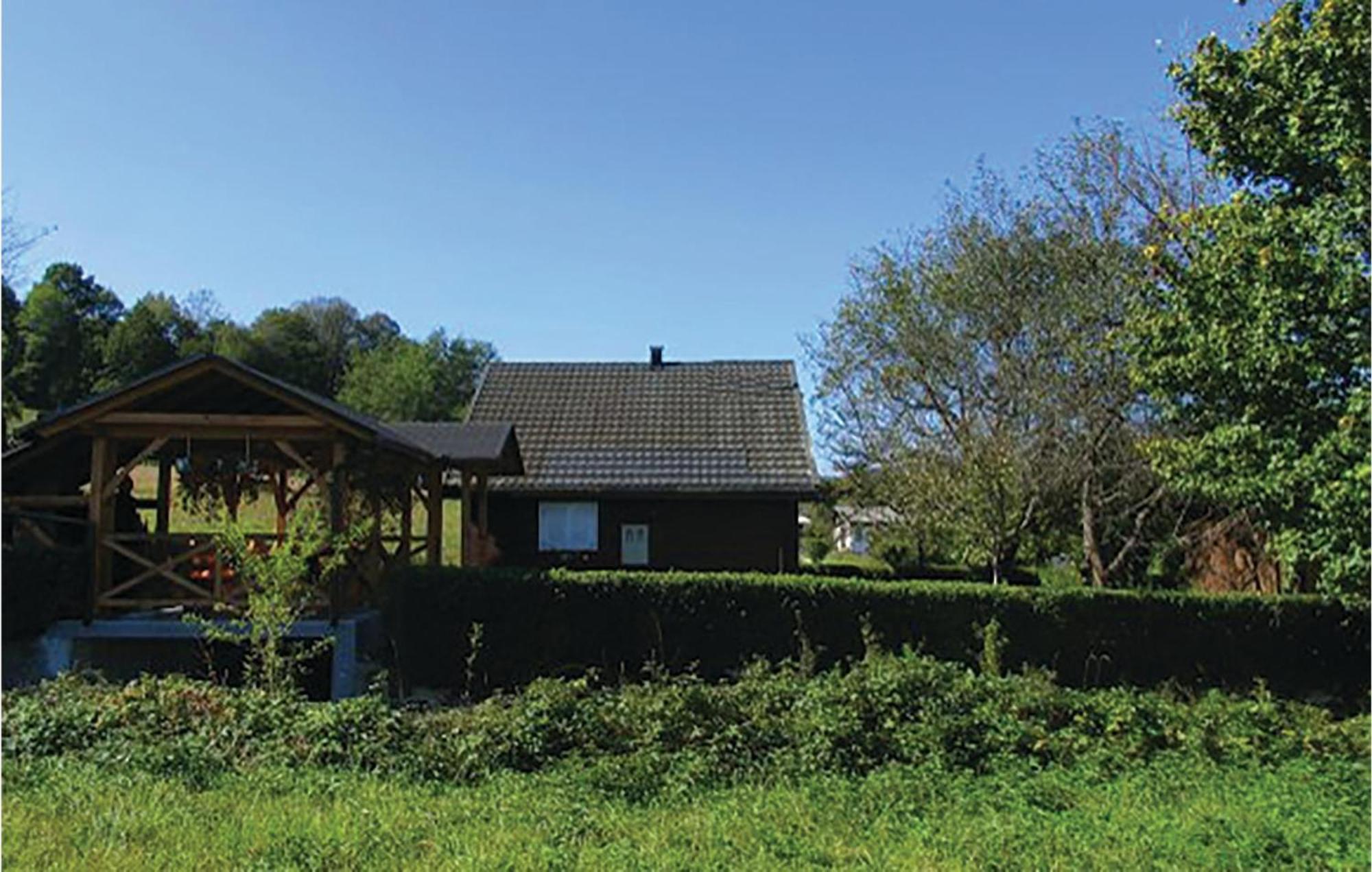 2 Bedroom Cozy Home In Bosiljevo ภายนอก รูปภาพ