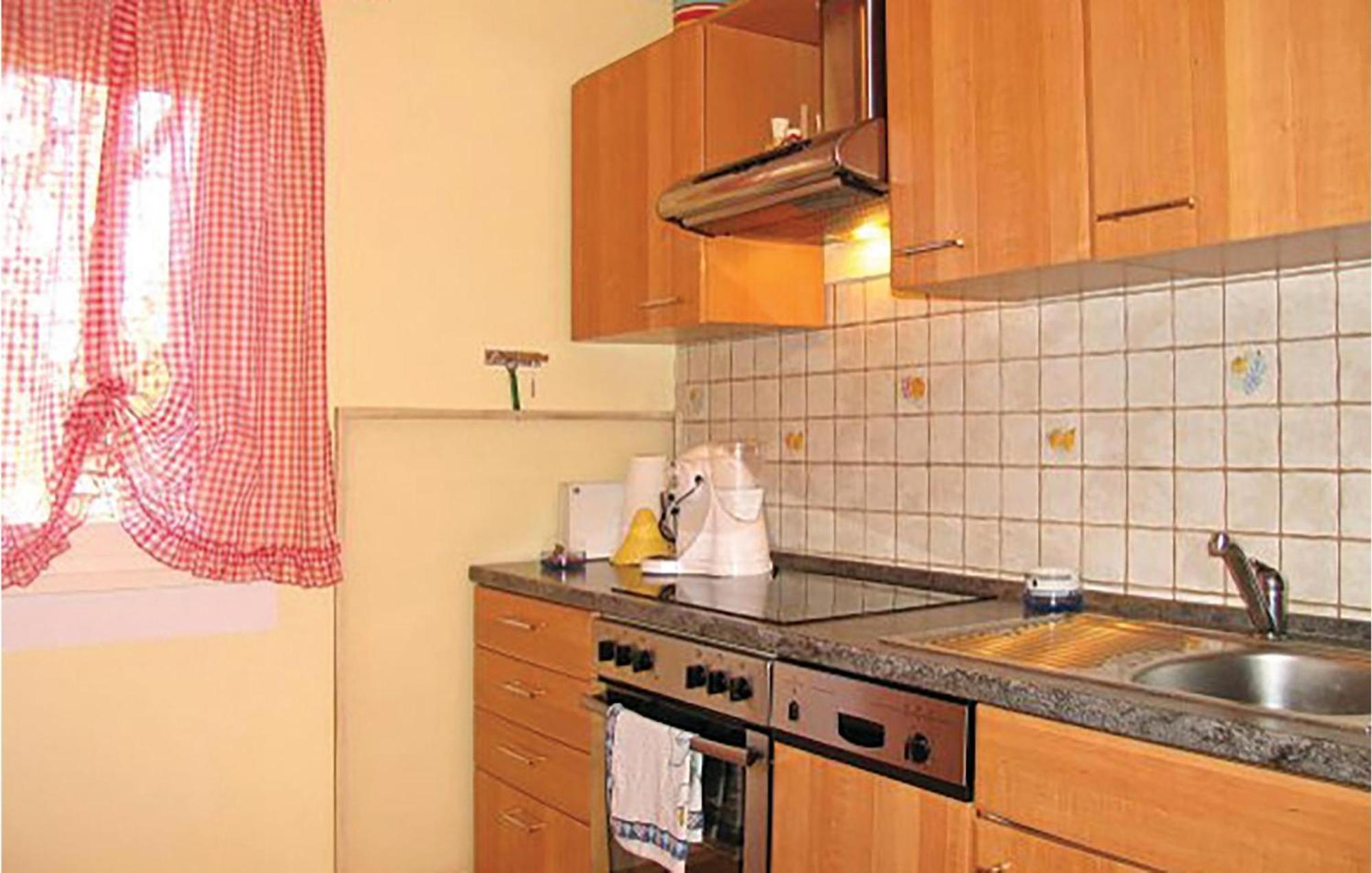 2 Bedroom Cozy Home In Bosiljevo ภายนอก รูปภาพ